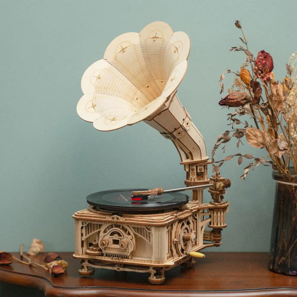 Hand Crank Classic Gramophone with Music 1:1 424Pcs Wooden Model Building Kits Gift for Children Adult LKB01 Home Decor