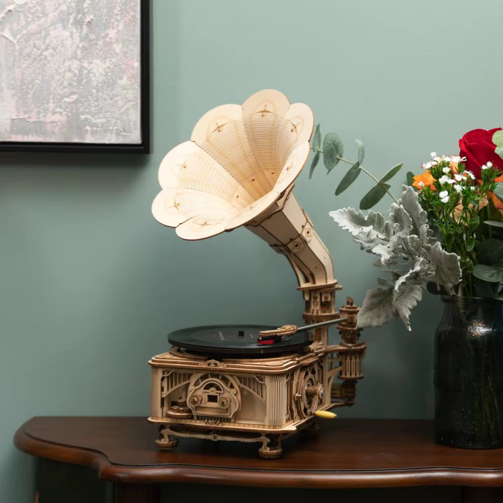 Hand Crank Classic Gramophone with Music 1:1 424Pcs Wooden Model Building Kits Gift for Children Adult LKB01 Home Decor
