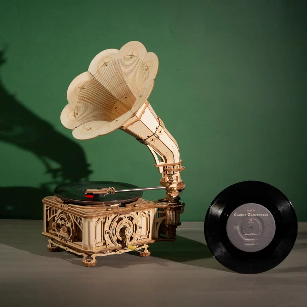 Hand Crank Classic Gramophone with Music 1:1 424Pcs Wooden Model Building Kits Gift for Children Adult LKB01 Home Decor