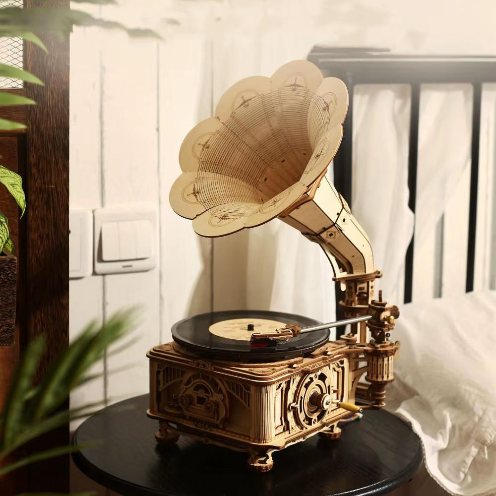 Hand Crank Classic Gramophone with Music 1:1 424Pcs Wooden Model Building Kits Gift for Children Adult LKB01 Home Decor